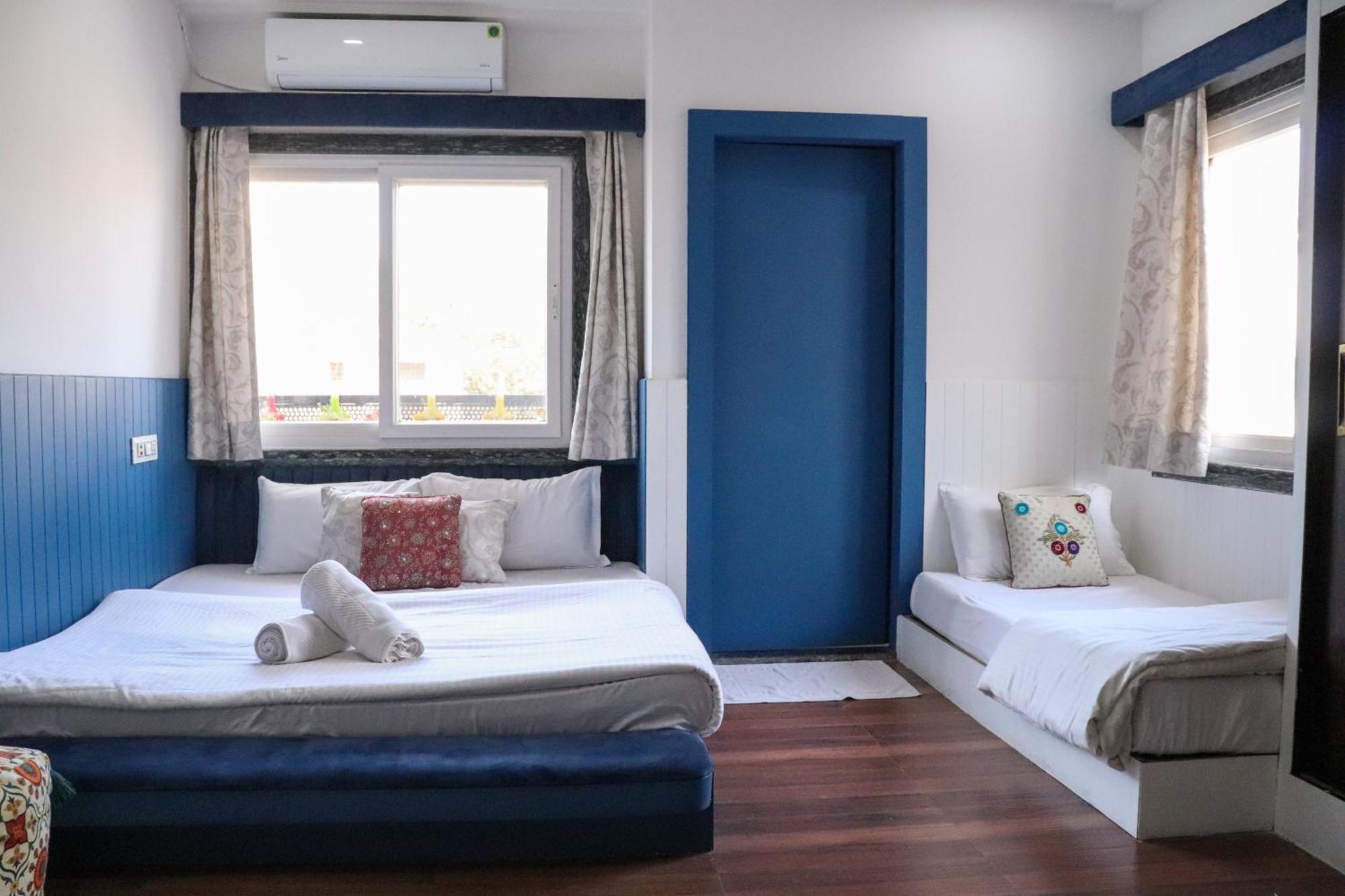 ホテル Blue Door Būndi エクステリア 写真